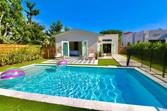 Building Photo - 2975 SW 15th St