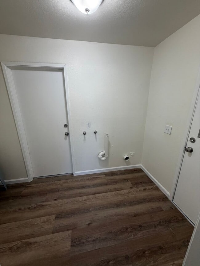 Building Photo - 109 El Dorado Dr