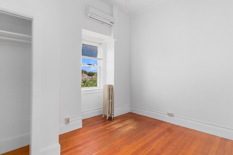 Building Photo - 77 Lloyd Ave