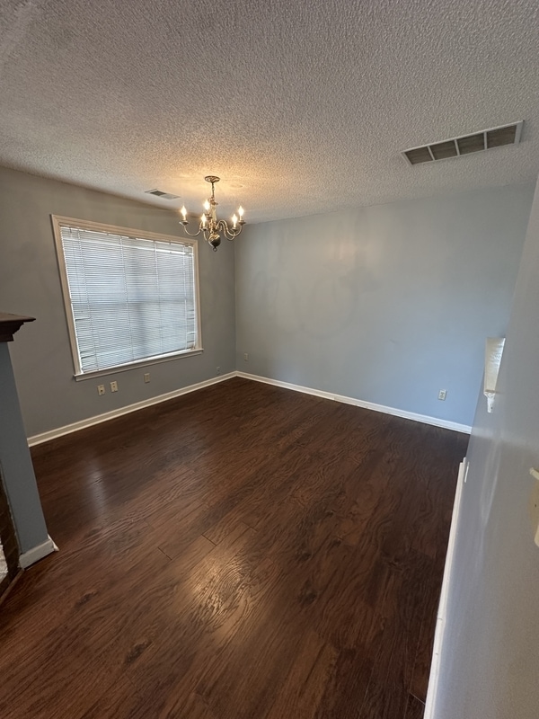 Building Photo - 8200 Town N Country Dr