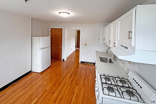 Building Photo - 19 Norumbega Terrace