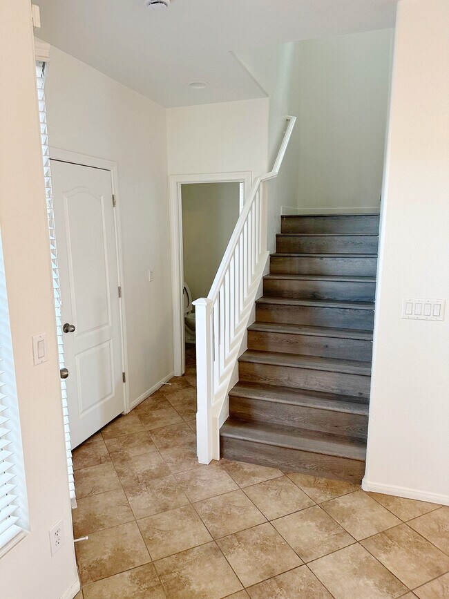 Building Photo - 1721 Spanish Sky Ave