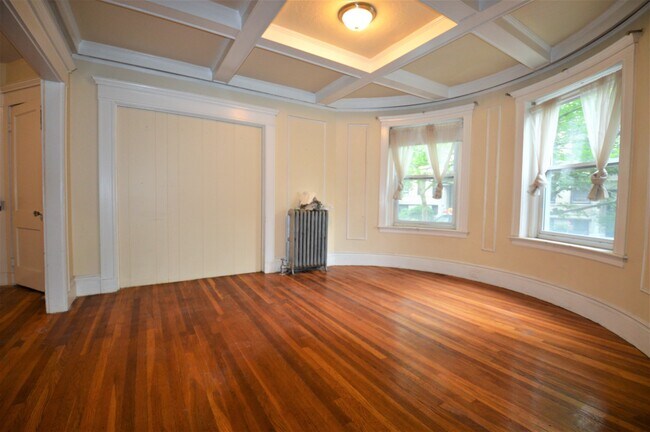 Building Photo - 141 Fuller St