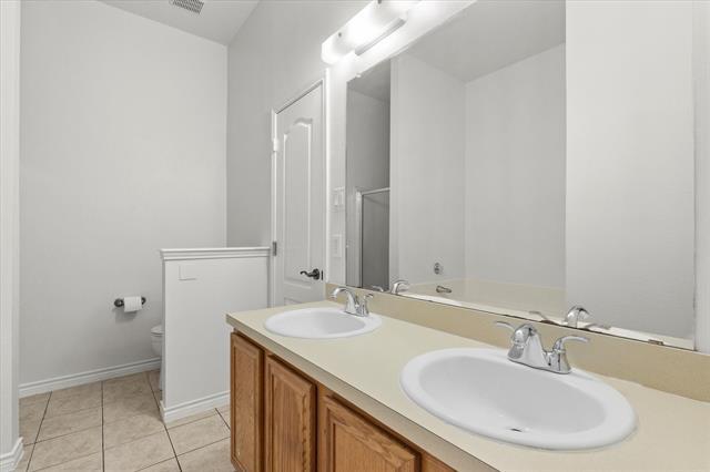 Building Photo - 206 Charleston Dr