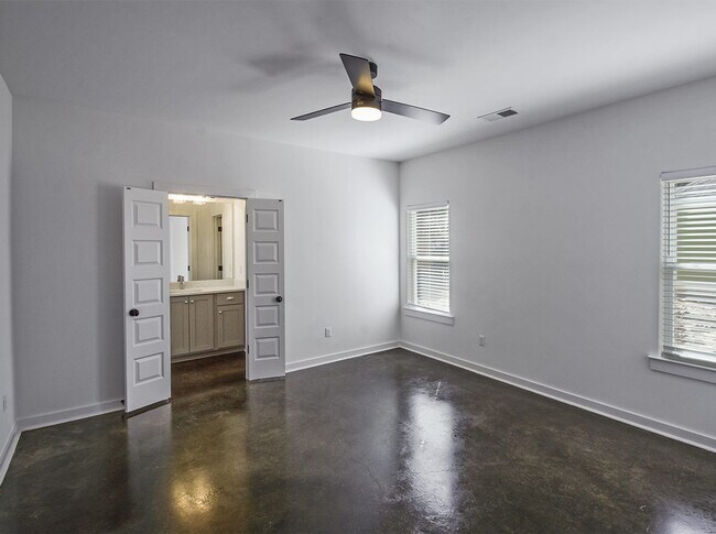 Building Photo - 4 bed, 2 baths near U of M  built 2020  ca...