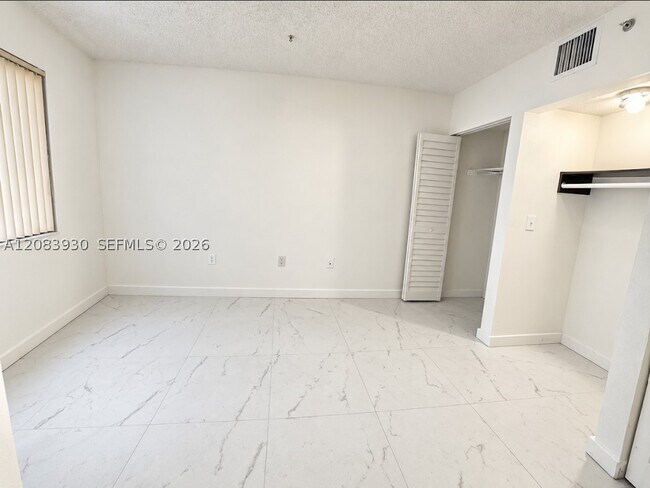 Building Photo - 8760 SW 133rd Ave