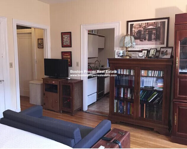 Primary Photo - 1091 Boylston St