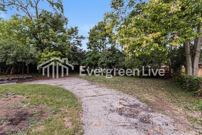 Building Photo - 154 Riddle Rd