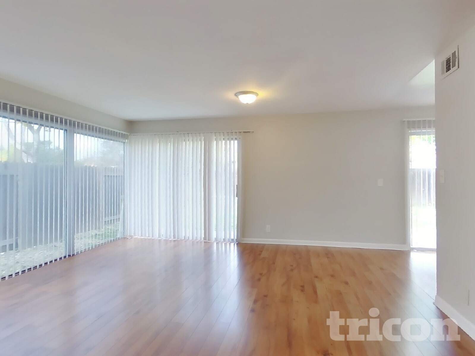 Building Photo - 378 Acacia St