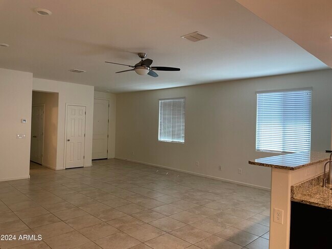 Building Photo - 3822 E Desert Broom Dr