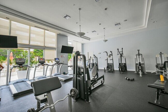 Building Photo - 2775 NE 187th St