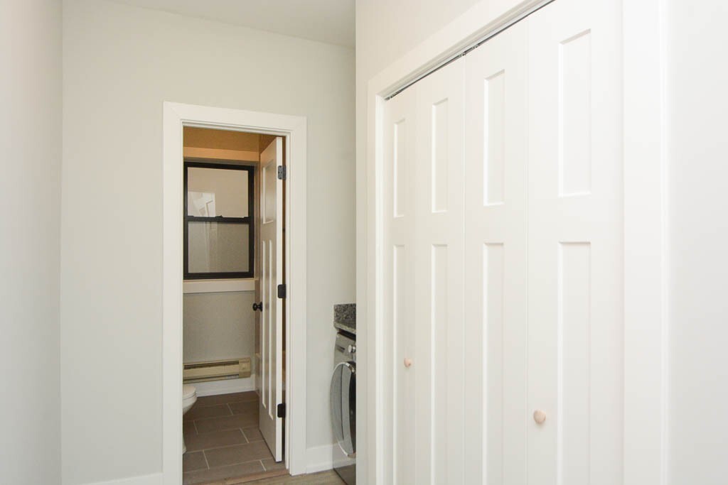 Building Photo - 706 W Brompton Ave