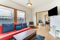 Building Photo - 927 Flournoy St