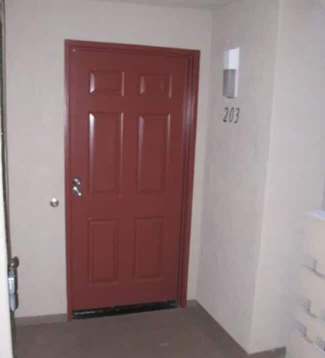 Building Photo - Beautiful 3-Bedroom Ground-Level Condo wit...