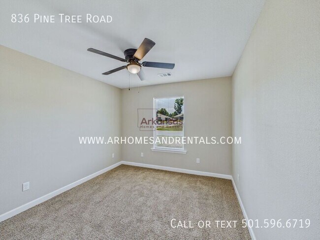 Building Photo - 836 Pine Tree Rd