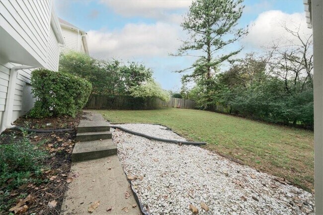 Building Photo - 4085 Pineset Dr