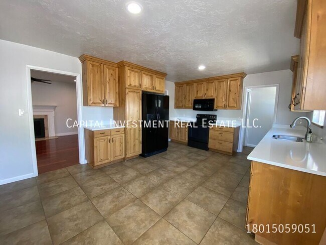 Building Photo - 2626 S 1700 E