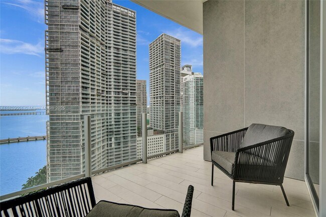 Building Photo - 300 Biscayne Blvd Way