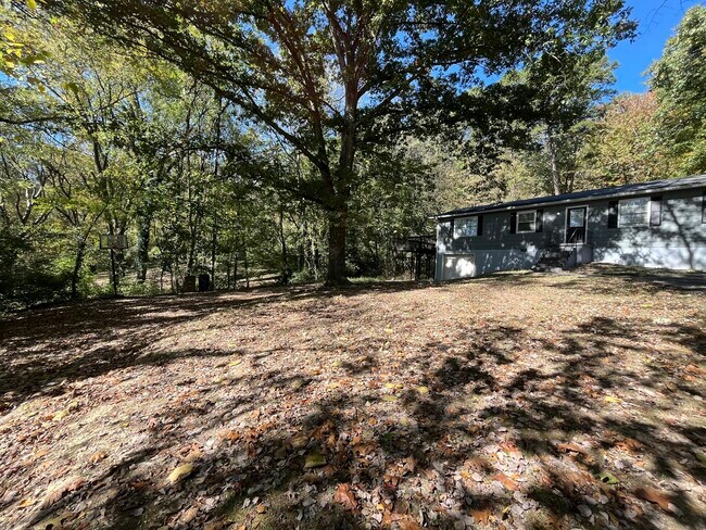 Building Photo - 2205 Ridgecrest Dr