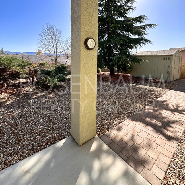Building Photo - Beautiful 3-bedrooms, 2-baths home in the ...