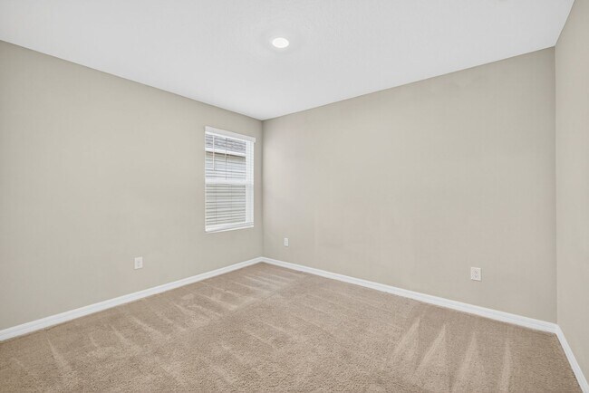 Building Photo - Brand New 4 Bed Now Available!