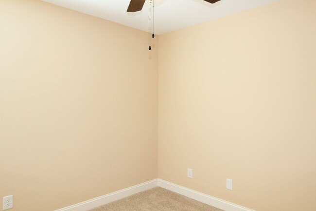 Building Photo - 120 Chandler Dr