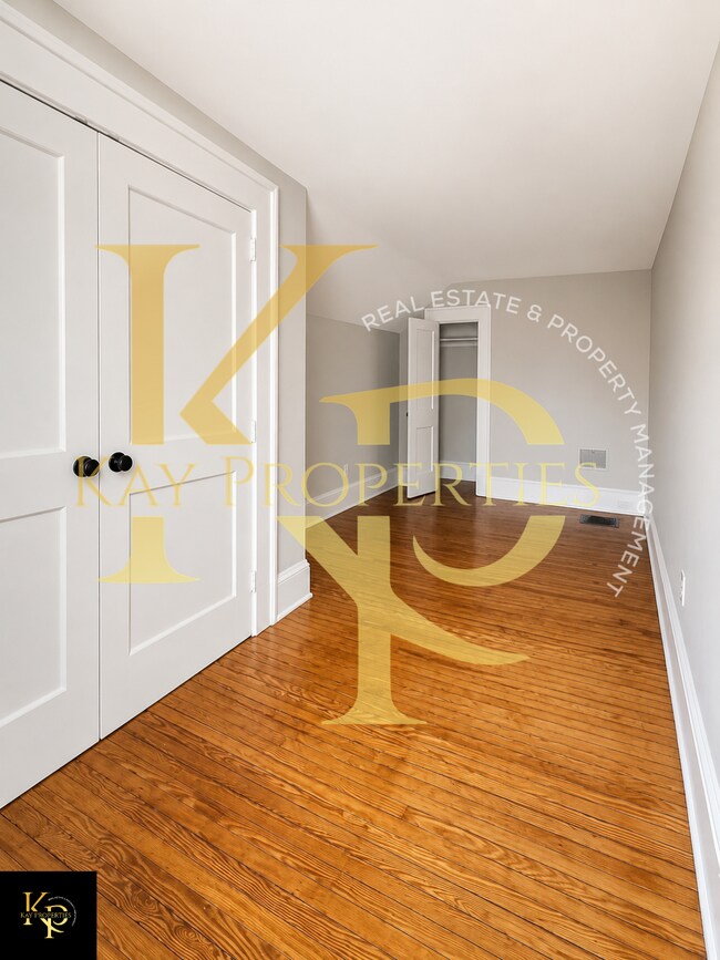 Building Photo - 817 Marigold St