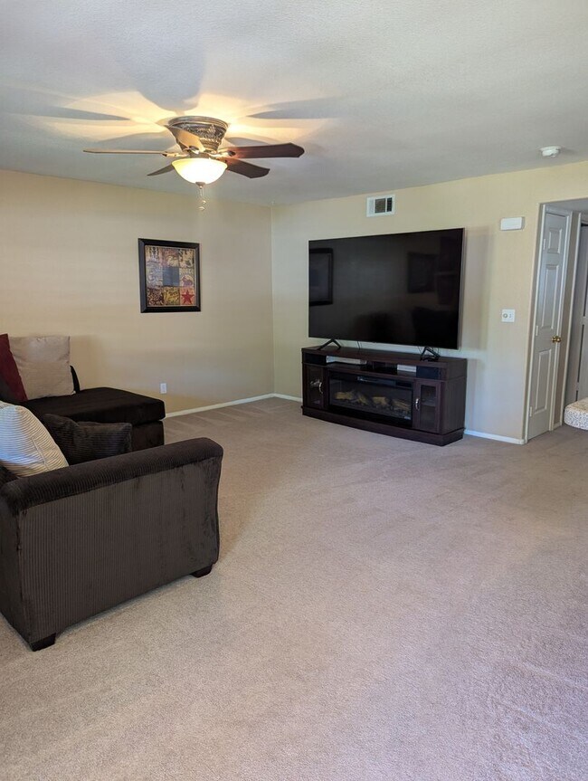 Building Photo - Furnished Condo at the Falls!