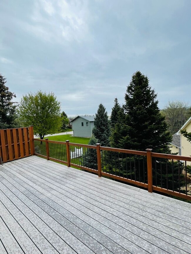 Building Photo - ~ RENT SPECIAL ~ HOLIDAY MERRINESS ~ Beautiful 4 bedroom cul-de-sac home for rent!