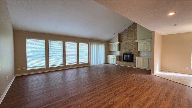 Building Photo - 1026 White Sands Rd