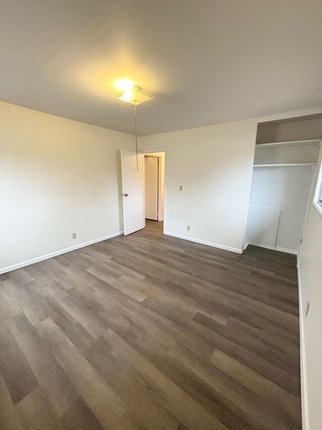 Building Photo - 7362 Sabre Ave