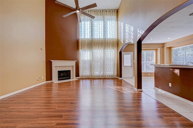 Building Photo - 1606 Maryvale Dr