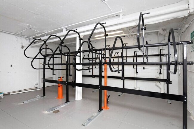 Building Photo - 2709 Dwight Way