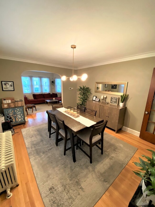 Building Photo - 5916 W Cornelia Ave