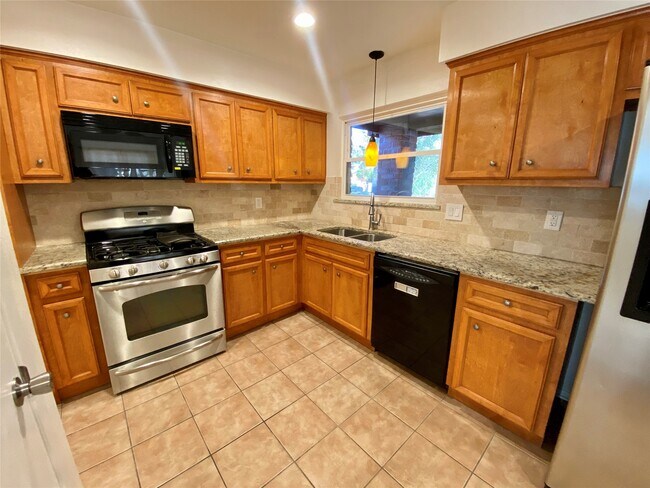 Building Photo - 2 N Waxberry Rd