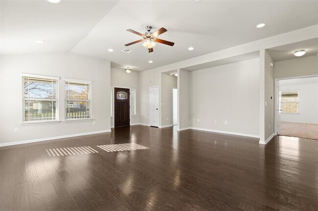 Building Photo - 800 Bryce Canyon Dr