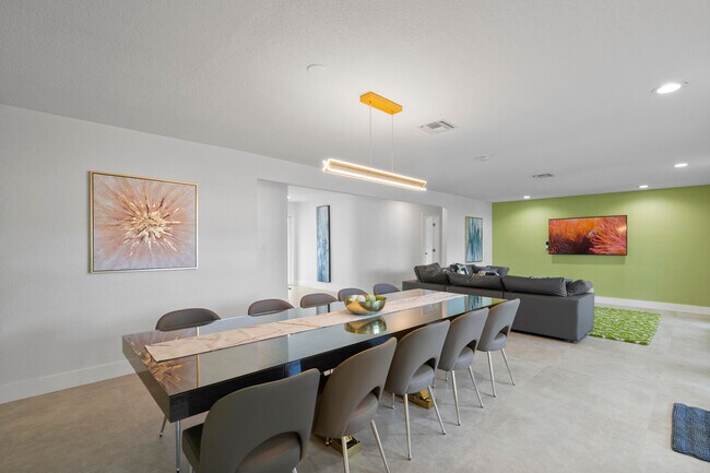 Building Photo - 3721 N 55th Ave