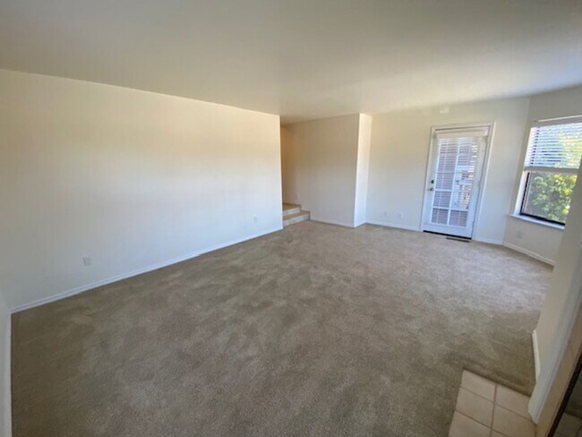 Building Photo - Glen Heights Condo