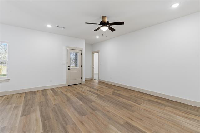 Building Photo - 425 Munson St