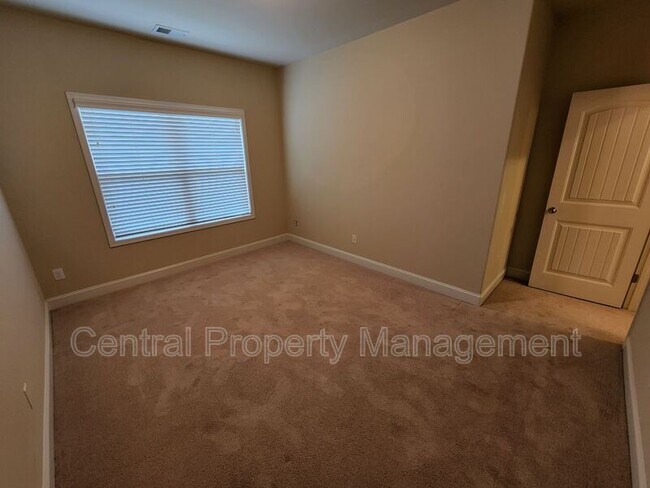 Building Photo - 265 Meadow Blossom Way