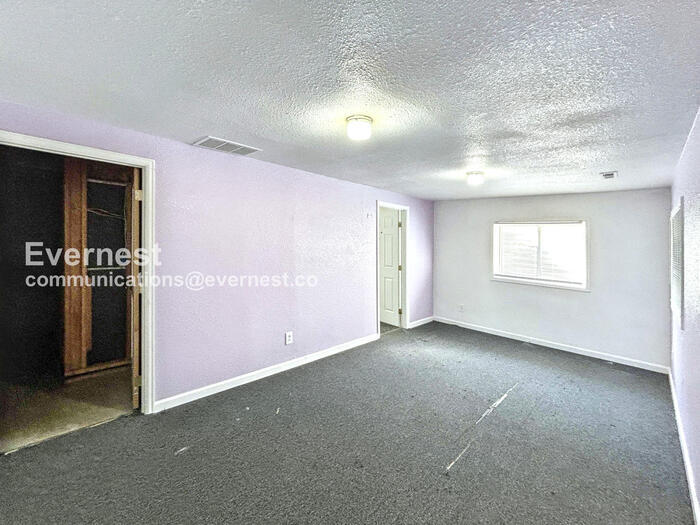 Building Photo - 663 Seawell Dr