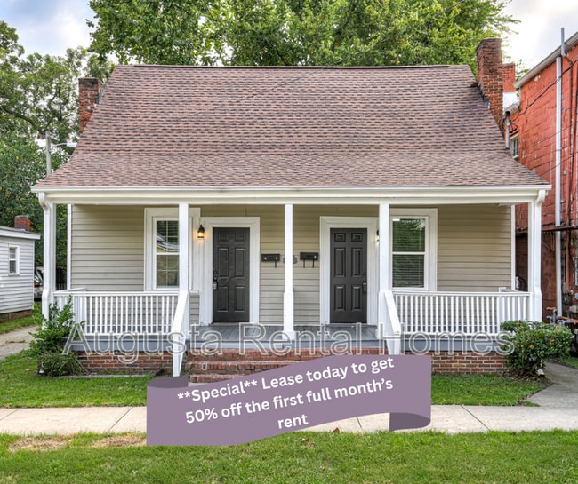 Building Photo - 262 Walker St