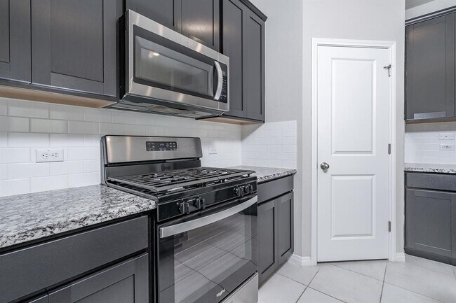 Building Photo - 113 Outlaw Dr