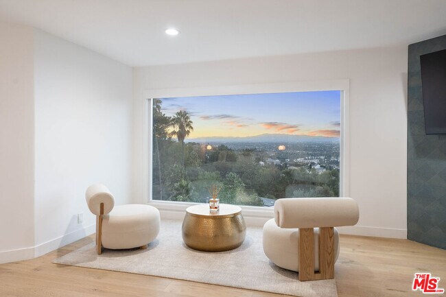 Building Photo - 3541 Multiview Dr