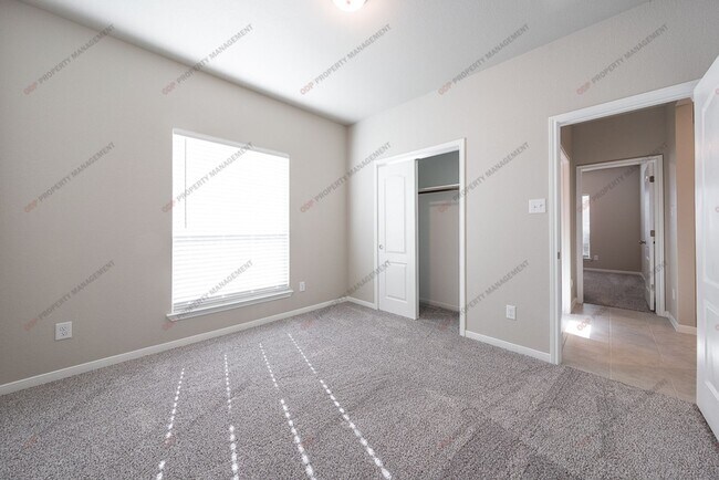 Building Photo - $500 OFF FIRST FULL MONTHS RENT