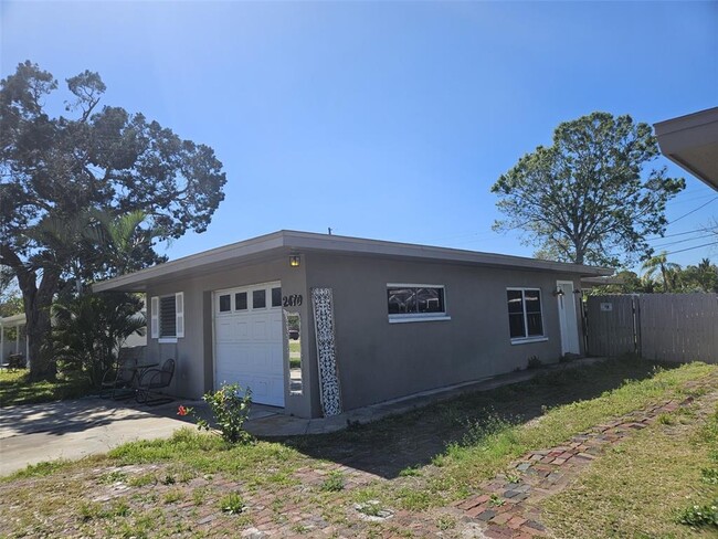 Building Photo - 2470 Bayshore Blvd