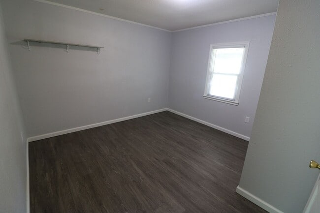 Building Photo - Nice 3 bedroom 1 bathroom home located in ...