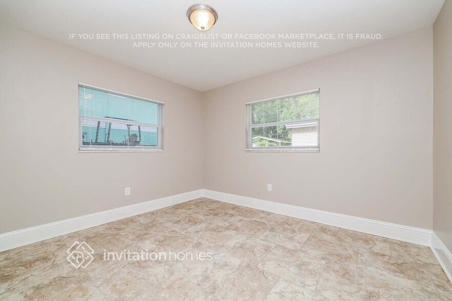 Building Photo - 3704 N Clearfield Ave