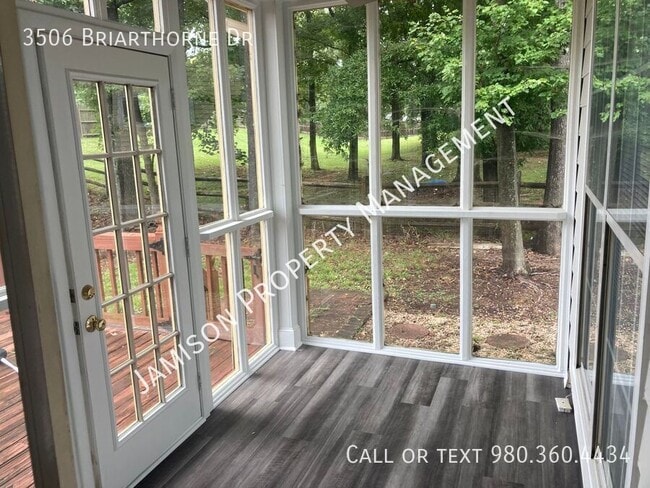 Building Photo - 3506 Briarthorne Dr