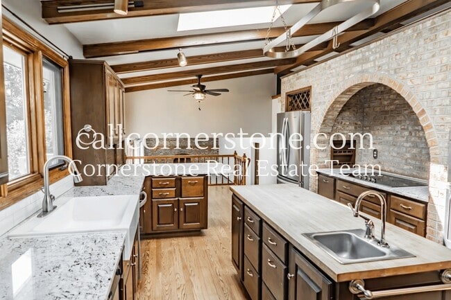 Building Photo - 3427 Clubheights Dr